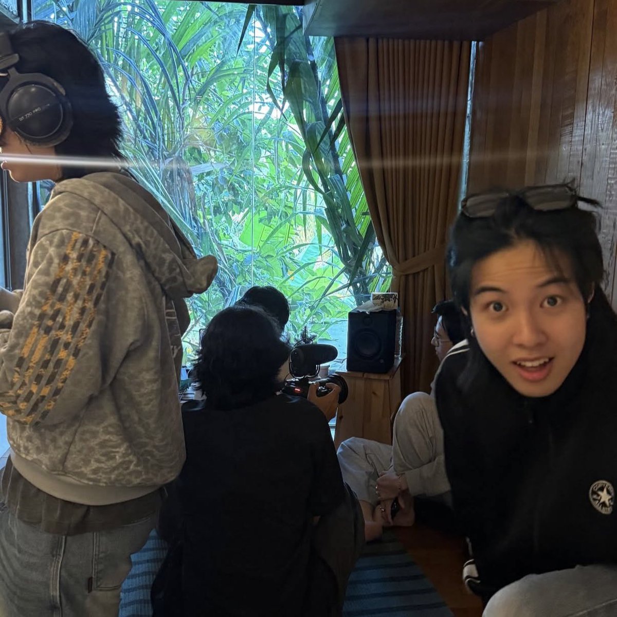 กรกับวิคเตอร์ถ่ายอะไรกะ 2Ectasy jeffy kaka เมอรี่คิสถุงหรอ 👀♥️ ?