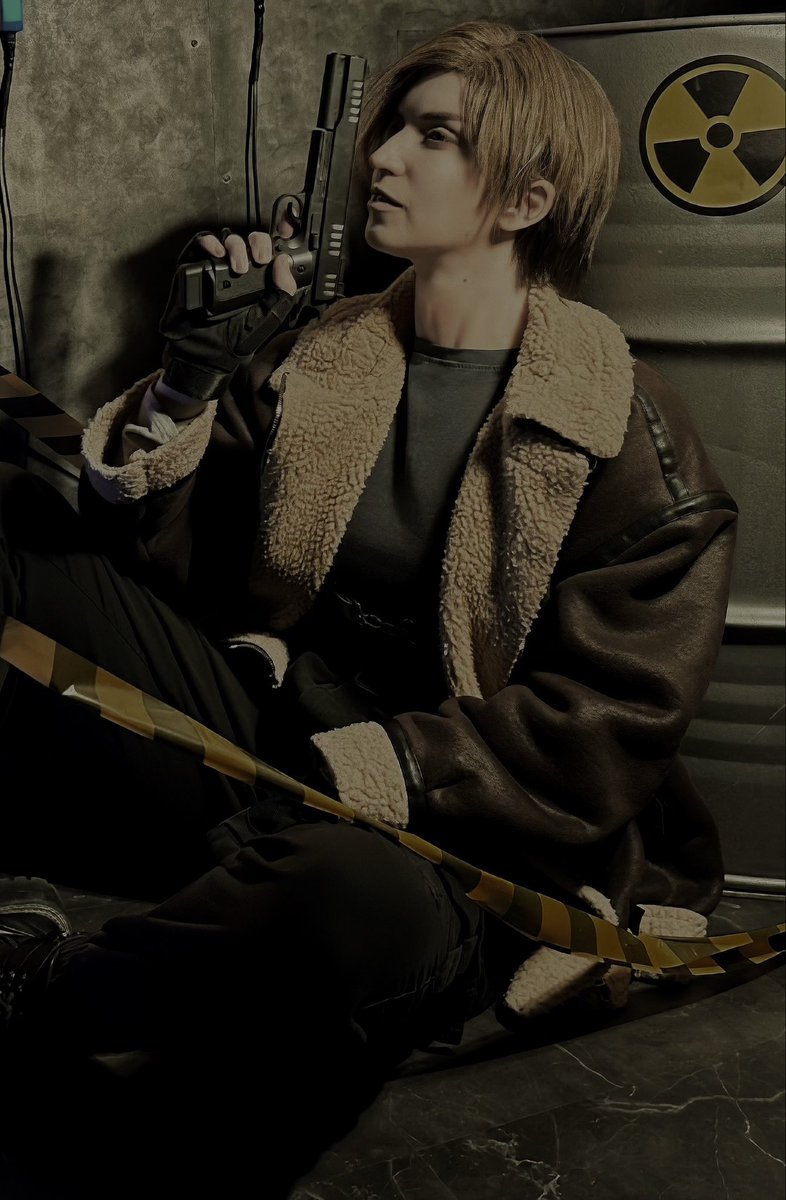 welcome to raccoon-city

#leonkennedy by me🪴

#Residentevill4 #residentevil #cosplay