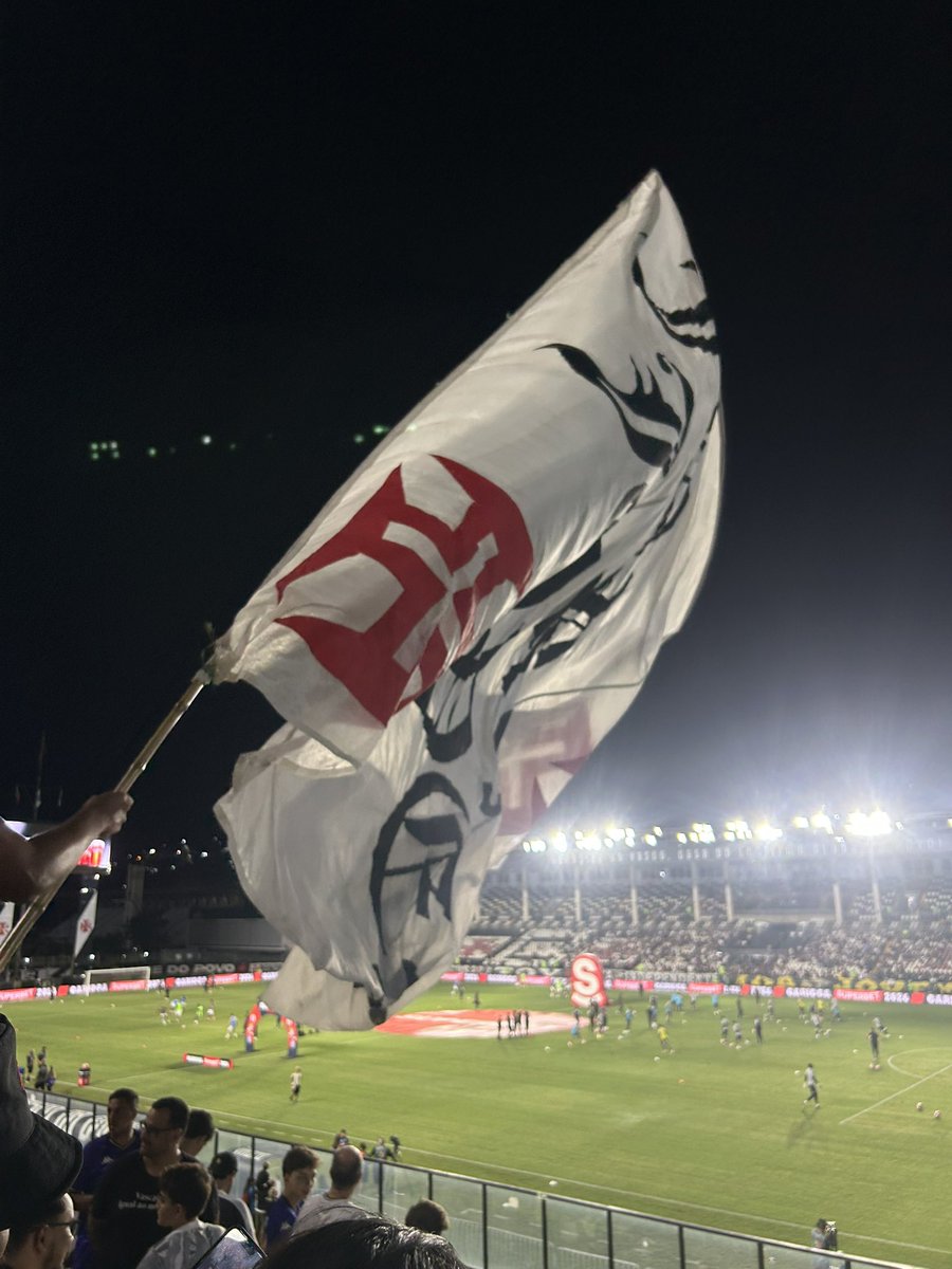 mari ✠ tweet media