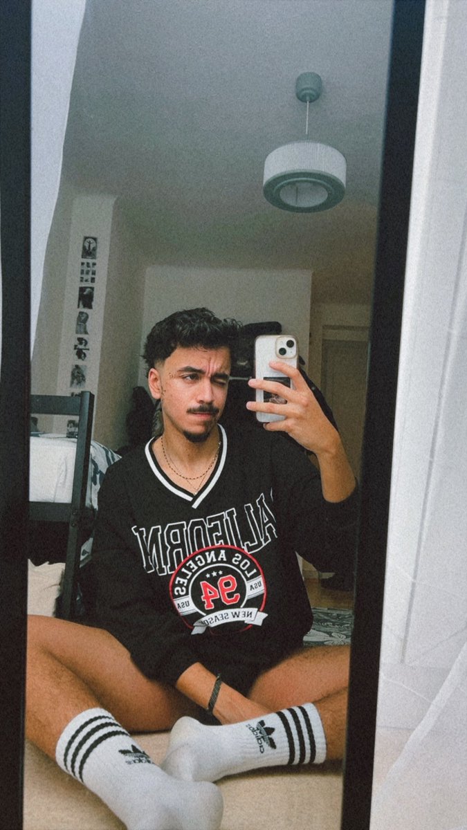 Cinnamon Boy 🌖 tweet media