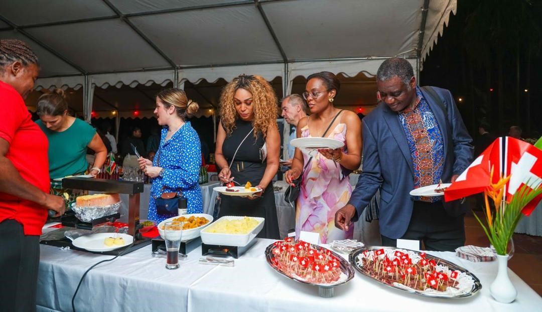 AmbSuisseRDC's tweet photo. Le 20 mars 2026, nous avons célébré la #Francophonie dans les jardins de l'Ambassade🇨🇭dans une ambiance conviviale rassemblant musique, remise de prix d'excellence et gastronomie francophone. Merci à toutes les personnes ayant rendu cette soirée mémorable. Vive la Francophonie ! https://t.co/FFEb1pblnt