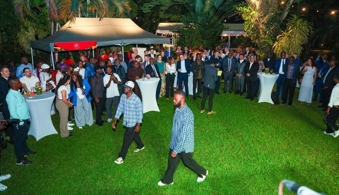 AmbSuisseRDC's tweet photo. Le 20 mars 2026, nous avons célébré la #Francophonie dans les jardins de l'Ambassade🇨🇭dans une ambiance conviviale rassemblant musique, remise de prix d'excellence et gastronomie francophone. Merci à toutes les personnes ayant rendu cette soirée mémorable. Vive la Francophonie ! https://t.co/FFEb1pblnt