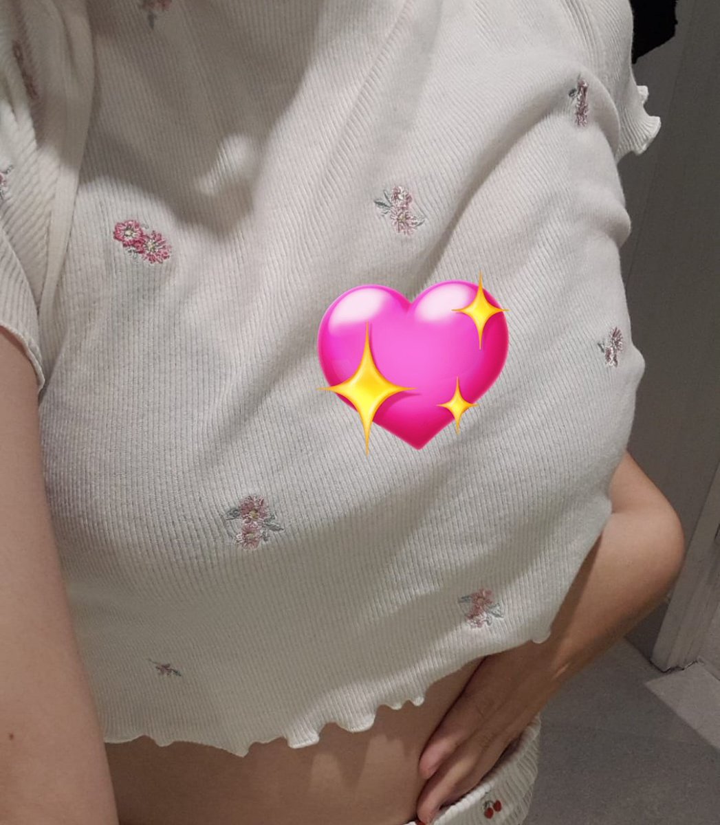 bratgreenapple's tweet photo. who needs cuddle sooo badly rn? i guess.. me? haha mendekati jadwal bulanan pasti lagi pengen-pengen nya😋 https://t.co/Pe0rIzo6MK