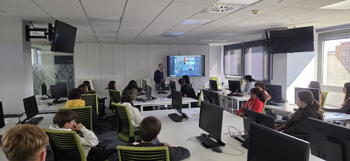 EFE Escuela tweet media