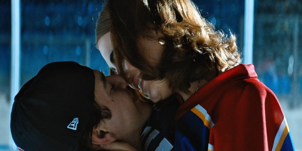 “Então não tá mais toda caidinha por ele?” 

“Tô toda caidinha por você, Garrett. Só você.”