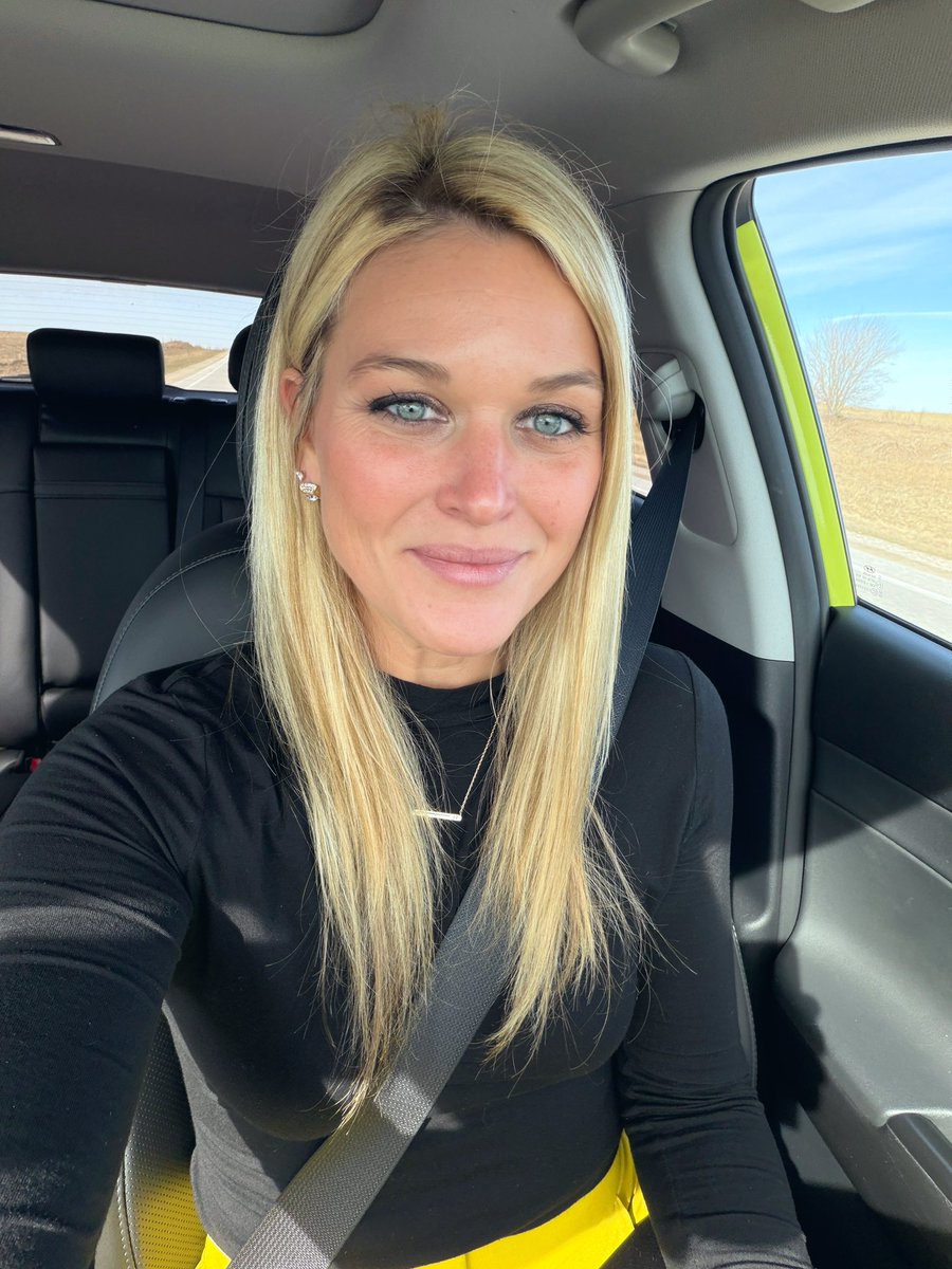 Laura Williams ✨ tweet media