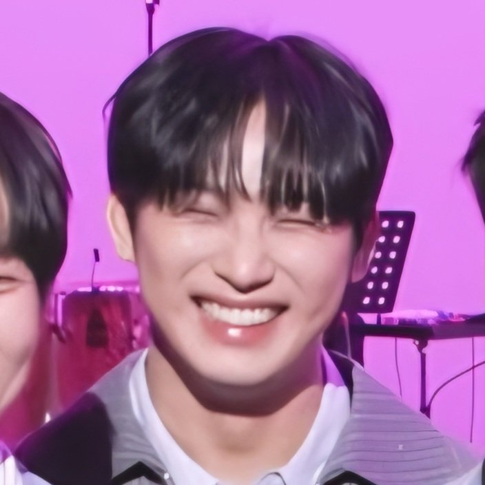 내가 가장 좋아하는 눈웃음 😁