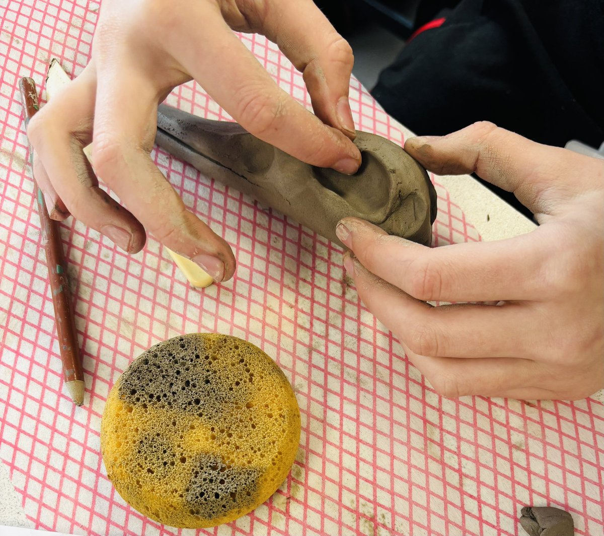 Key Stage 3 artists had a fantastic session exploring clay sculpture today. Students developed animal skull forms, focusing on complex structure, surface texture, and observational accuracy #ArtEducation #KS3 #Sculpture #Clay