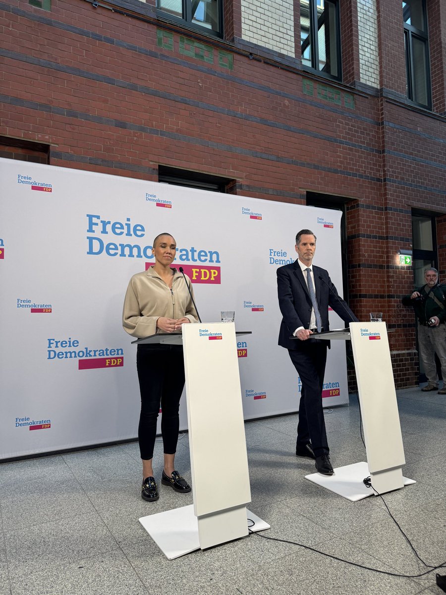 Rixa Fürsen tweet media