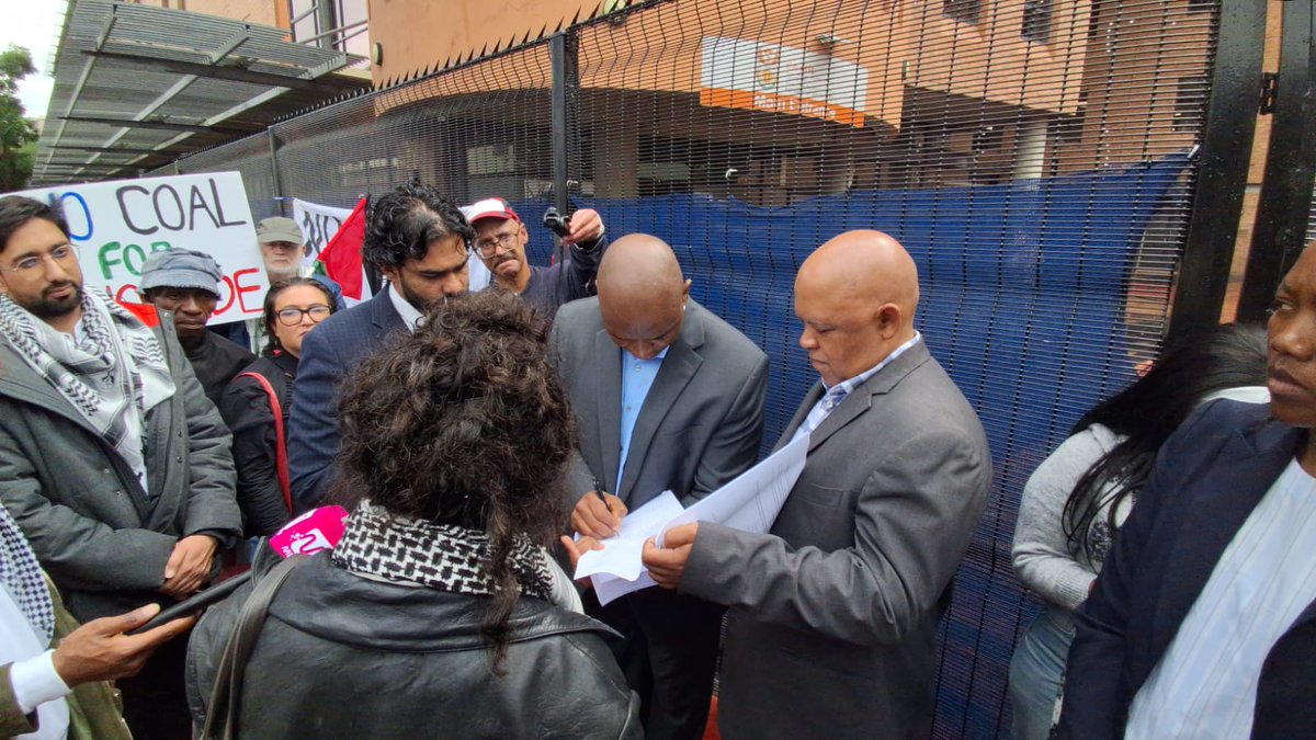 Mining Affected Communities United in Action tweet media