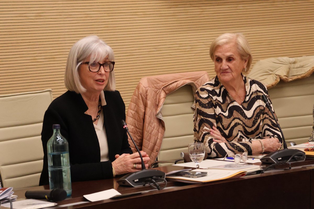 Parlament de Catalunya tweet media