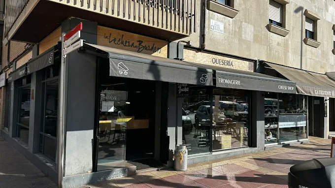 Guía Repsol premia 8 locales en Murcia con el Solete: ‘Barrapomelo’, ‘La Lechera de Burdeos’, ‘Madre Tigre’, ‘Pepe Juan’ y ‘Tabanko 825’ en Murcia; ‘La Ritornata’ en Molina de Segura; ‘Taller de Sabores’ en Bullas; y ‘Tío Andrés’ en Cartagena.