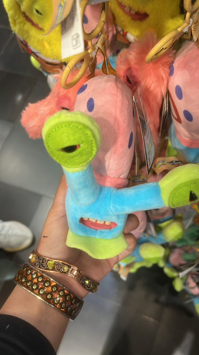 INI ADALAH ANUAN PERTAMA GW PAKE DUIT SENDIRI KAYAK IH APASI SENENG BGT……