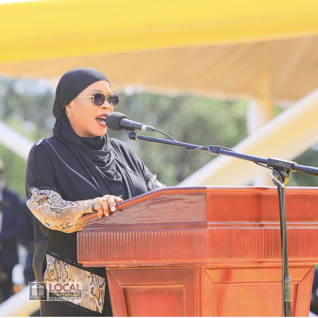 EMILY ACHOM tweet media