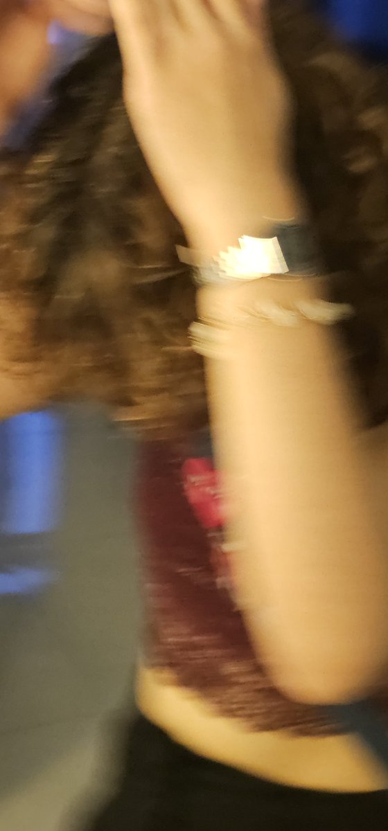 hakllg_'s tweet photo. Eu tento tirar foto com essa diva babilônica, mas ela não fica quietaaaaa (ela sendo a mais linda do mundo inteiro sempre 😭😭 até falando na foto mds eu te amo demais que sacoooooooo https://t.co/afvPIkUnyS