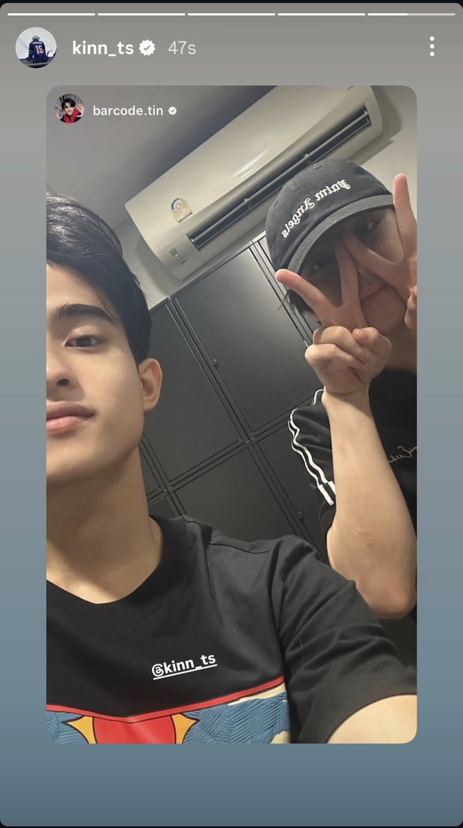 𝒮𝓂𝒾𝓁𝒾𝓃𝑔 tweet media