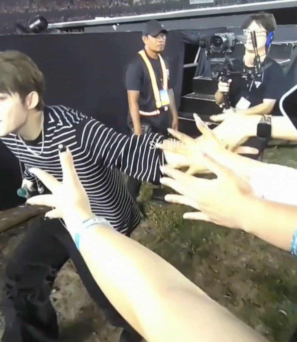 미소◡̈♡ tweet media