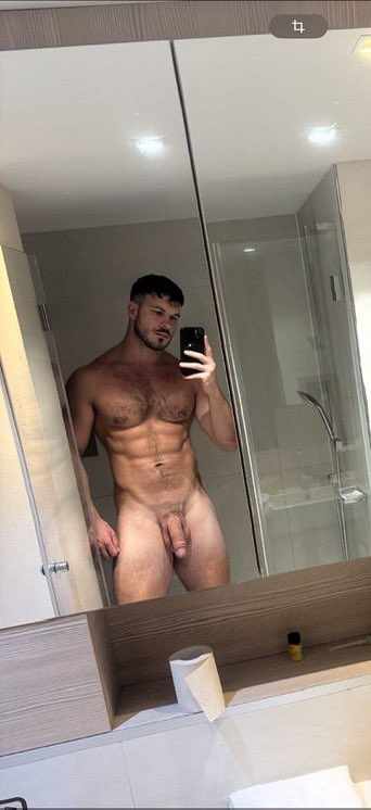 Your guy Leslie tweet media