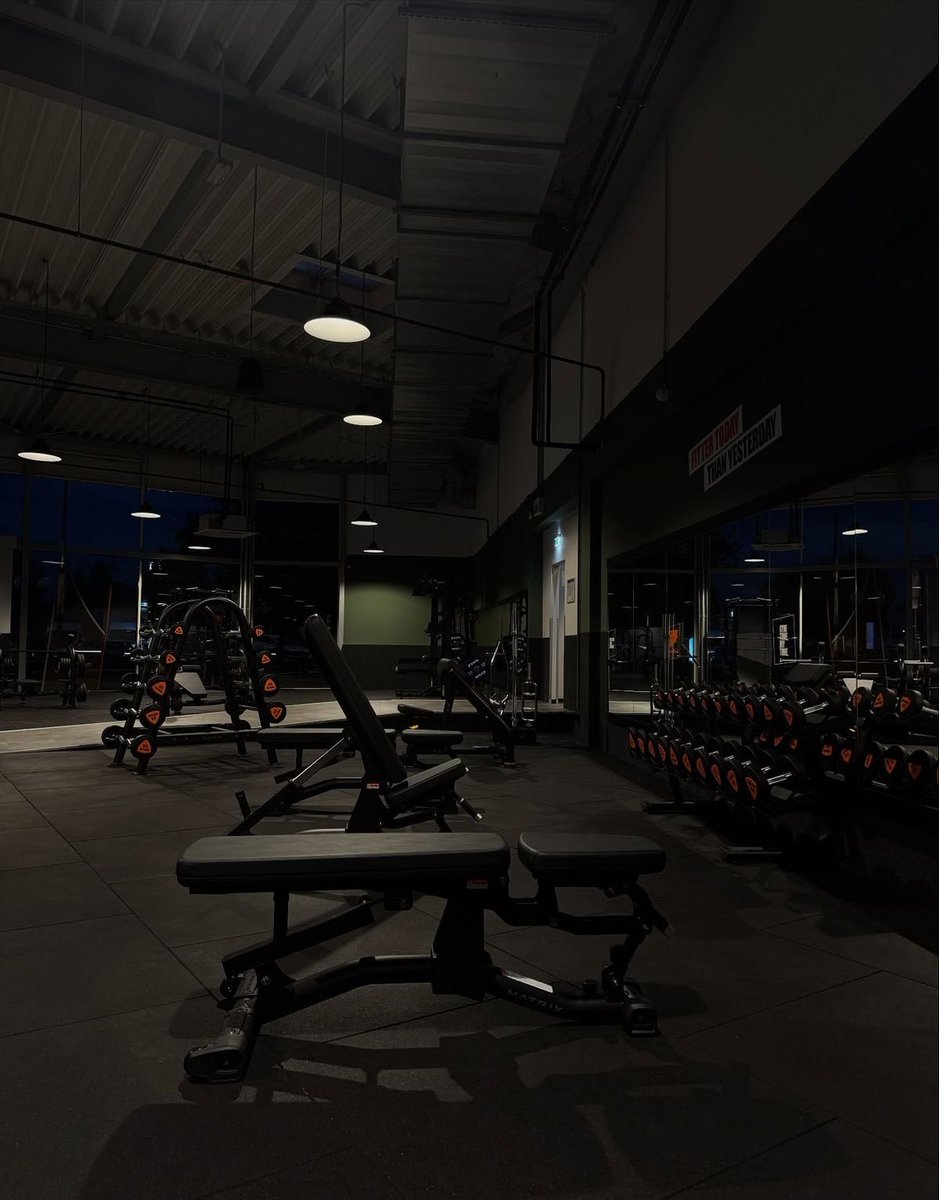 𝒞𝓁𝒶𝓈𝓈𝓎 tweet media