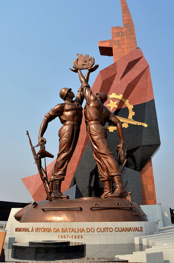 yuniactc's tweet photo. Honor y gloria a los combatientes internacionalistas que en Cuito Cuanavale cambiaron la historia de África.  #CubaViveEnSuHistoria https://t.co/BkVEjhFvDf