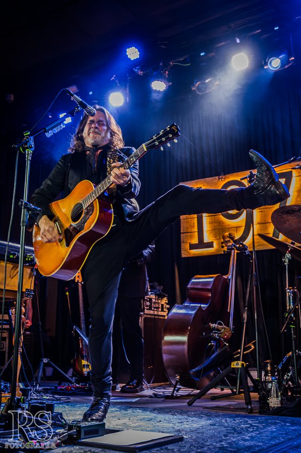 Quique González tweet media