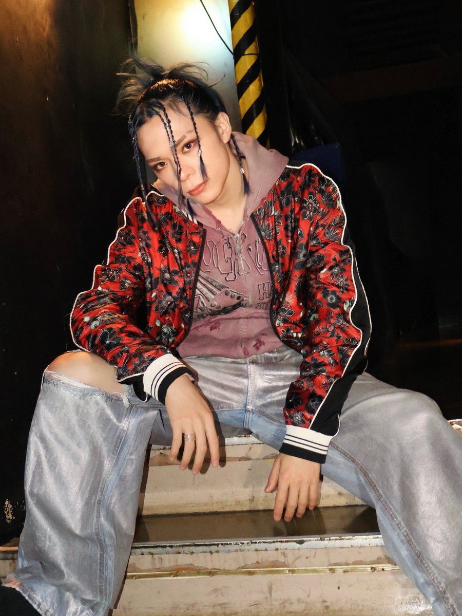 ONE OR EIGHT tweet media