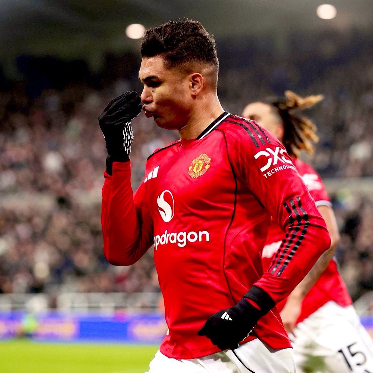 Suka Bahas Bola tweet media