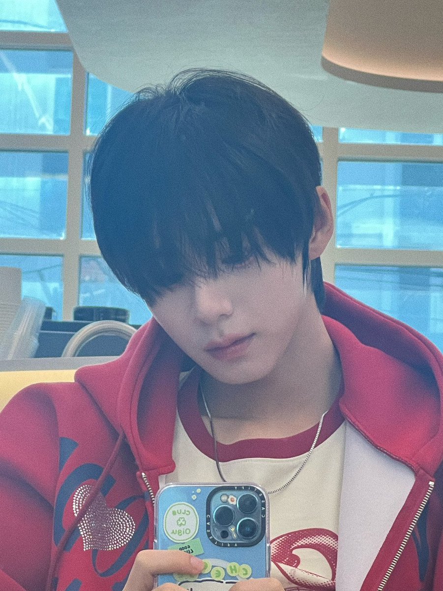 ahofbase's tweet photo. [🔔🔒] 260323 AHOF WEVERSE OFFICIAL Update with #JEONGWOO (1/2)

"In celebration of Puppy Day"

#서정우 
#AHOF #아홉 
@AHOF_official https://t.co/qRWRwWdZts