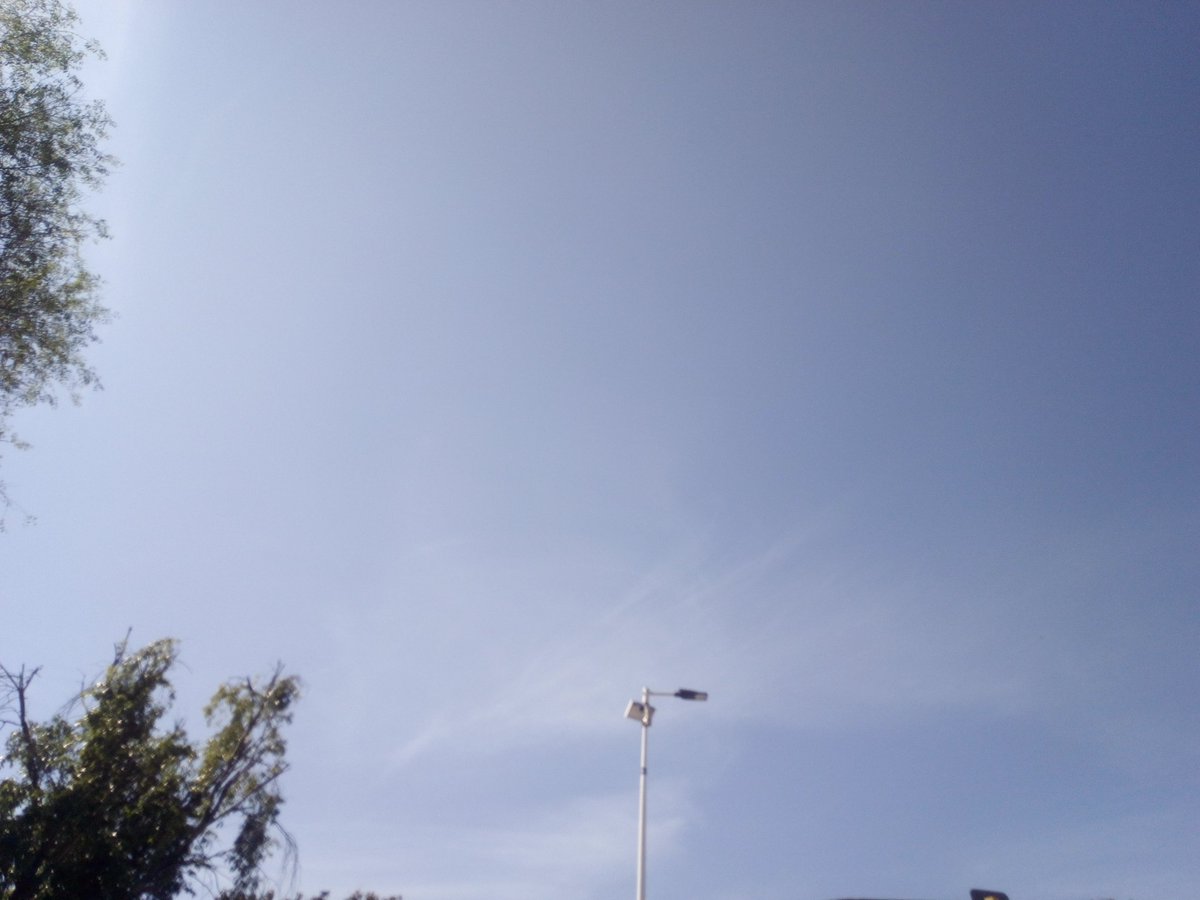 devitocarmine's tweet image. La vedete la merda che ci fanno respirare?

#Chemtrails #geoengineering
#SATANprogram