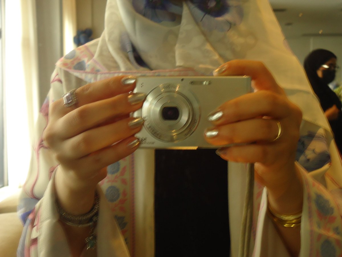تُـقى tweet media