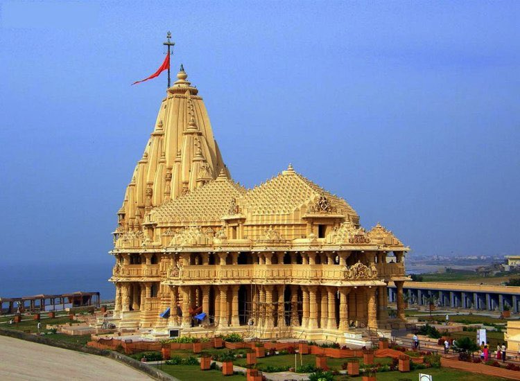 #Protect_Temple_Lands 
Today Govt is taking over Hindu temples and on the other hand anti-Hindus and fanatics are attacking temples in broad daylight. This is like snatching the psychological, spiritual and emergency support of the Hindus. It's an attack on the Hindu culture❗️