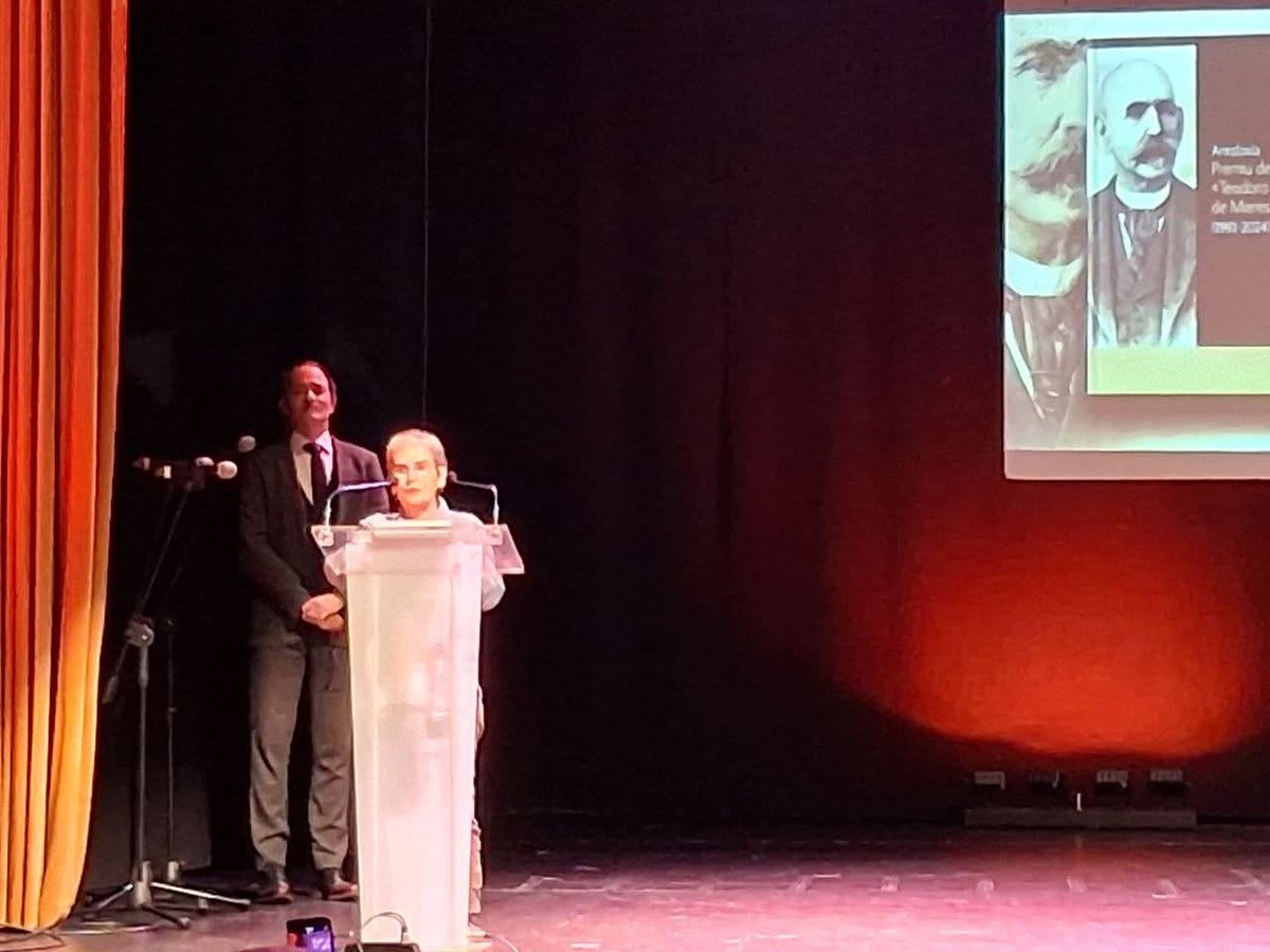 edicionesTrabe tweet media