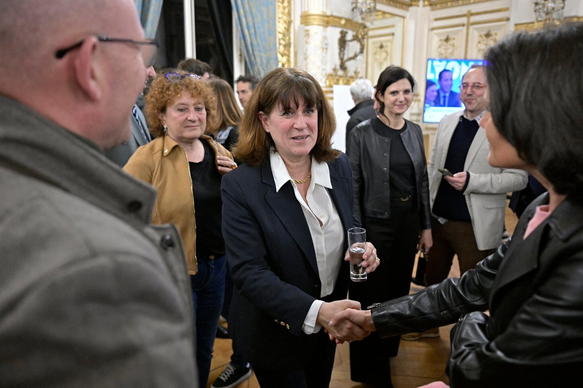 Le Parisien tweet media