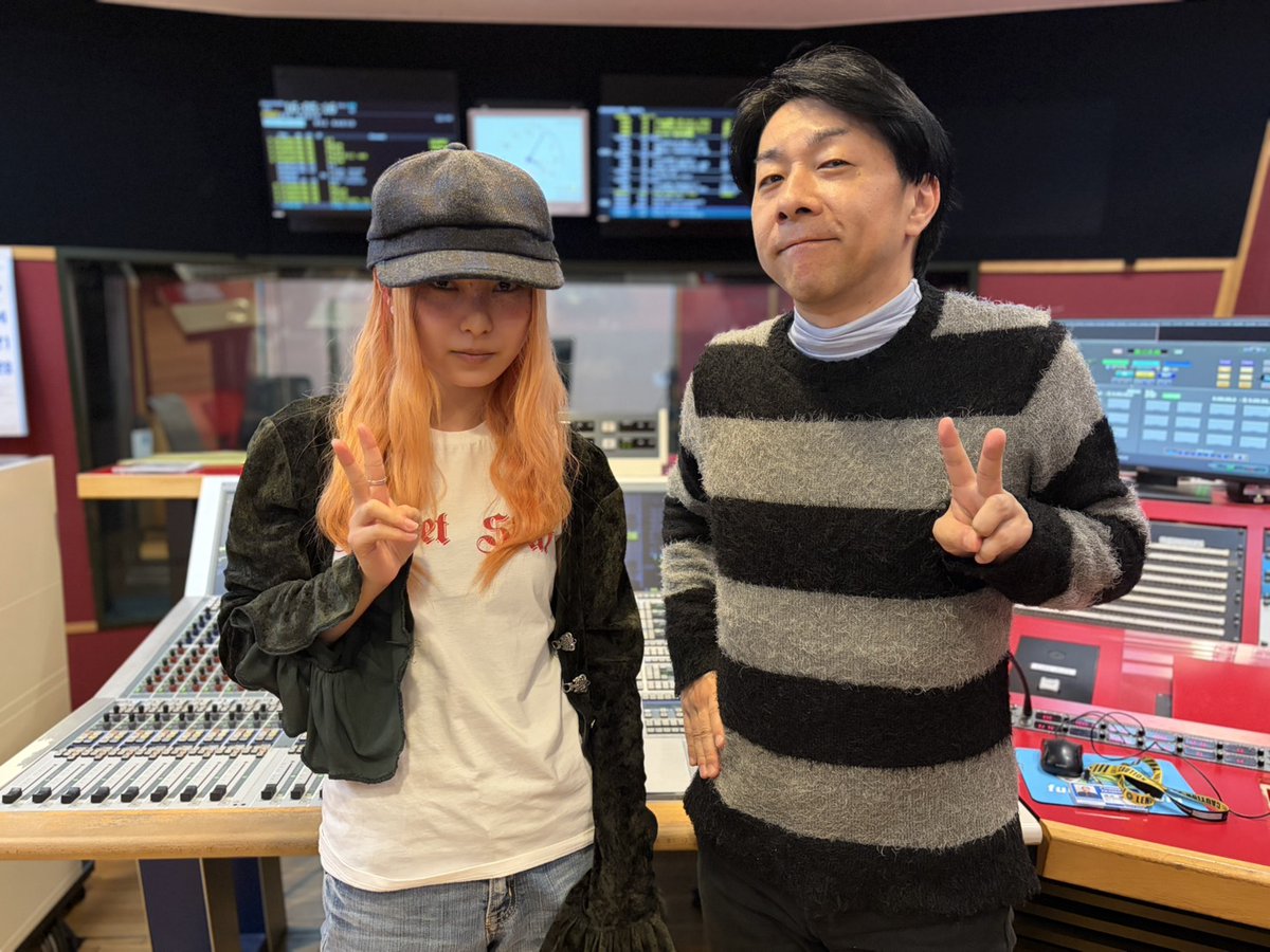 FM802 tweet media