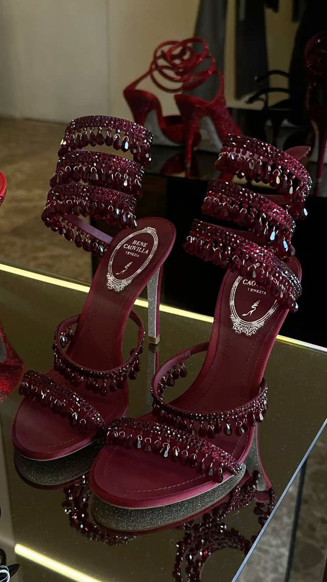 SHINE✨ tweet media