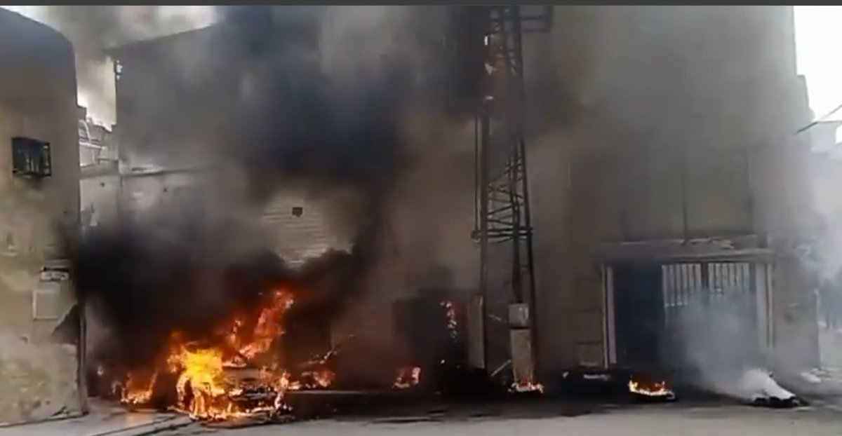 UrfahaberNet's tweet image. 📌Şanlıurfa’da patlama sonrası yangın! 

📌Çok sayıda araç küle döndü! 

urfahaber.com/sanliurfada-pa…

#şanlıurfa  #SONDAKİKA  #yangın #trafo  #pazartesi