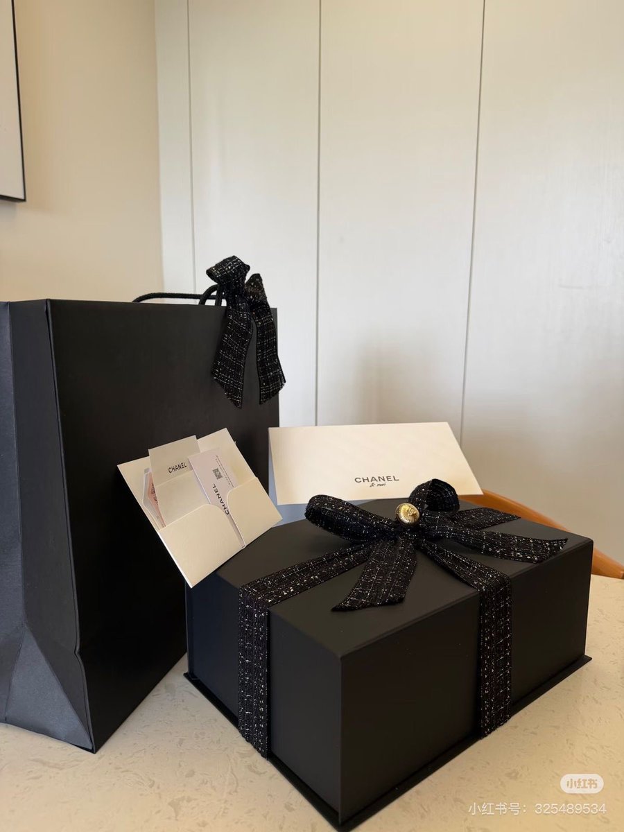 𝑴𝑨𝑳𝑽𝑰𝑵 tweet media