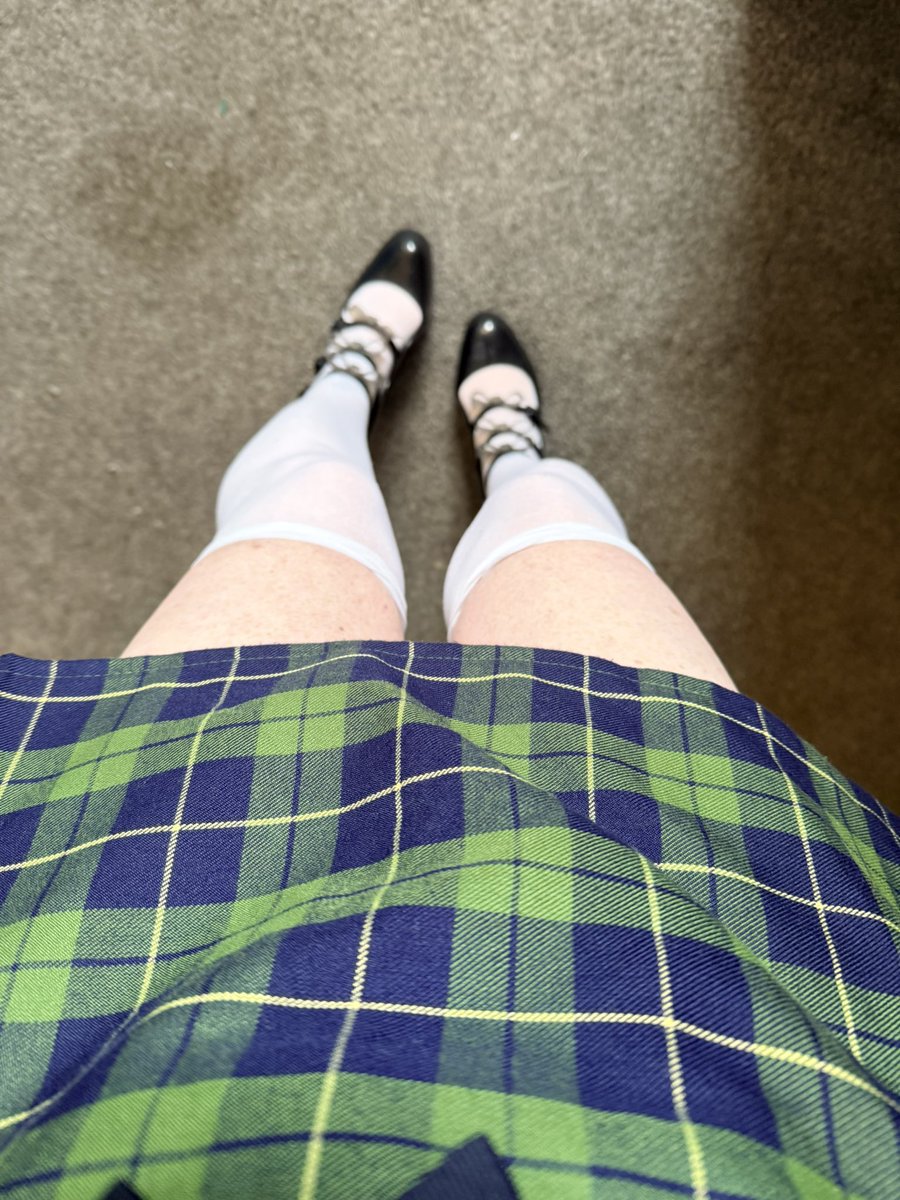 Miss Rebecca D’Arcy tweet media