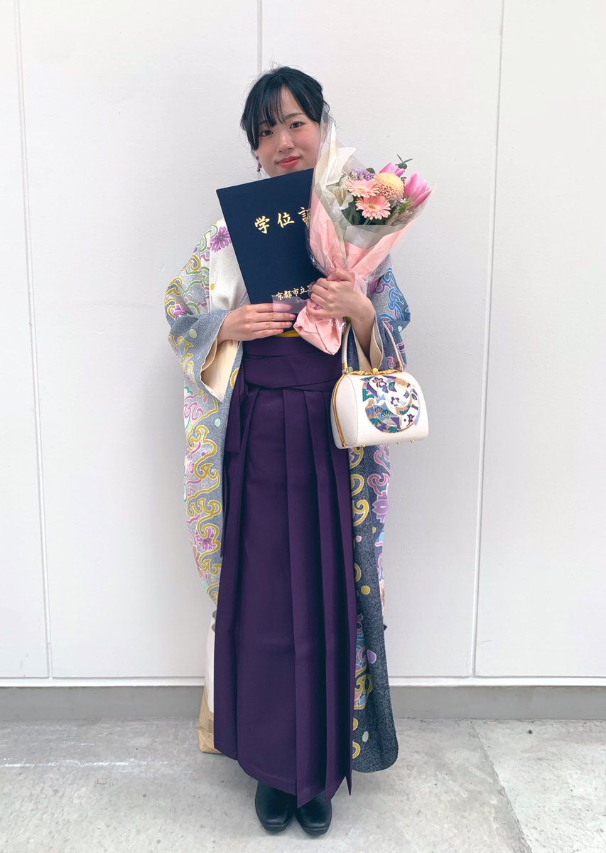 mn_compo's tweet photo. 3月23日🌸
京都市立芸術大学 作曲専攻を卒業しました！
あっという間の4年間でした。時間に追われて曲を作って作って作ってたら終わっちゃいました。🥹
音楽にも人にも場所にも、素敵な出会いが沢山ありました。そして沢山の学びがありました。
関わってくれた全ての皆様に感謝します💗 https://t.co/q465q337re