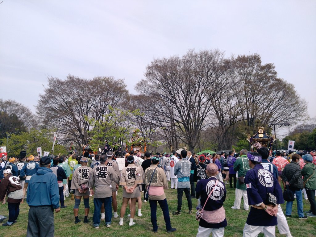 itachi0824's tweet photo. 3月22日、復興祭に伺ってきました😊暖かく穏やかな天気に恵まれ神輿日和でした😉
たくさんの担ぎ手が参加し、たいへん賑やかで楽しかった🎵
また来年も参加したいです
#復興祭 #舎人公園 https://t.co/bTTjZWVmo7