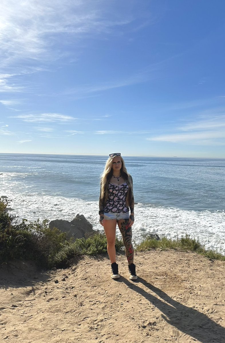 alexis xj👩🏼‍🏭 tweet media