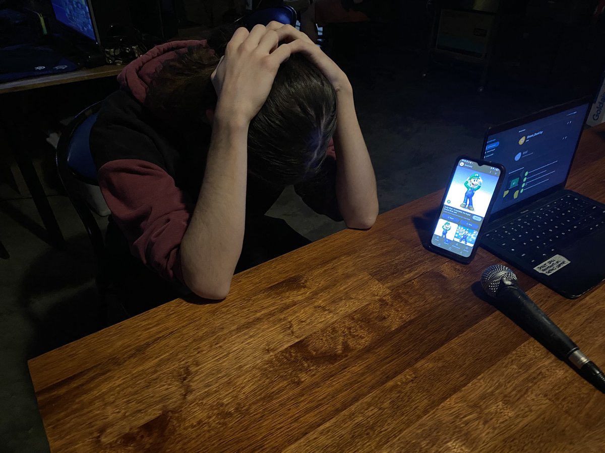 vic_smash's tweet photo. Pixel Smash 320 Top 8:
1st: @HarryBrogger (Right)
2nd: @Beefoboi (Middle)
3rd: @SebPro101 Left
4th: @DaMemeG0d 
5th: @Iceman_ssbu 
5th: @phosphor1111 
7th: @P9Villy 
7th:@Gravity_SSB https://t.co/qhC7548GoX