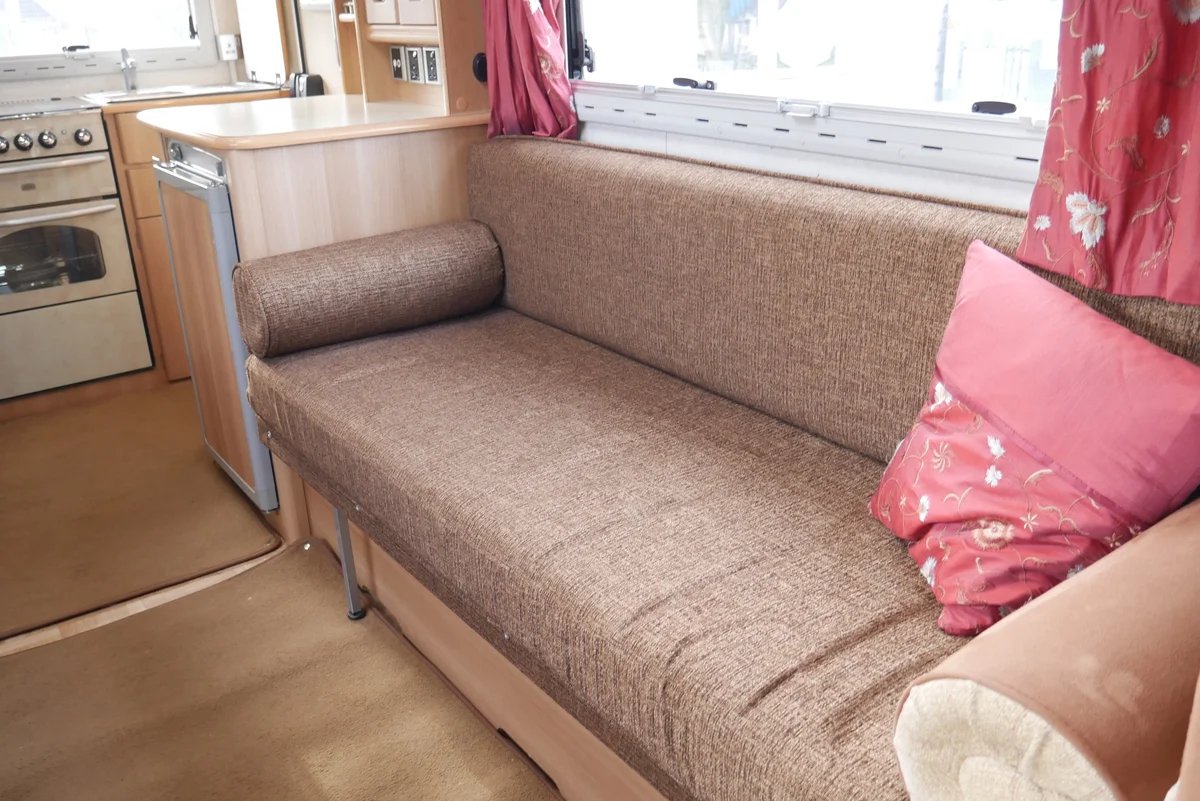 Caravans & Campers tweet media