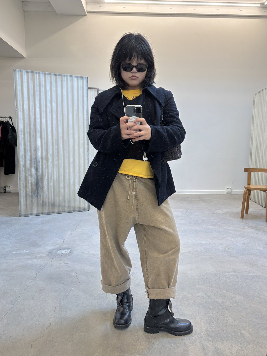 __hope02s's tweet photo. 最近の服
気温によって色の使い方も変わるアムステルダム https://t.co/6X93gFPdWi