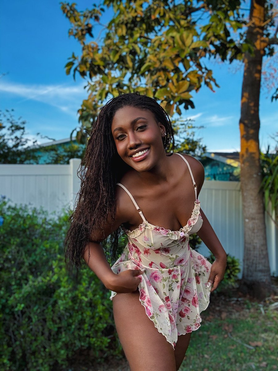 Paris Senpai tweet media