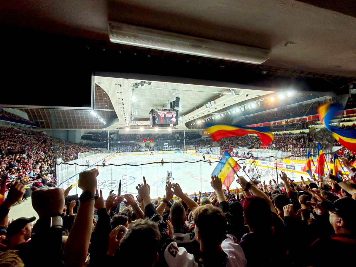 Czechmate87 tweet media