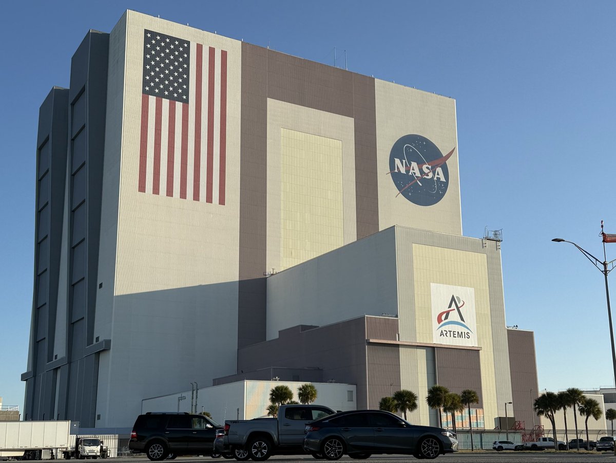 MichaelStarobin's tweet photo. Good morning #KSC! #nasa #artemis https://t.co/LMQNoWswlX