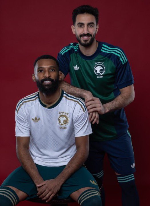 منبر نيوم tweet media