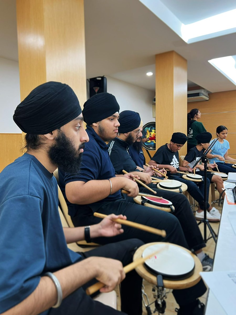 Sri Dasmesh Pipe Band tweet media