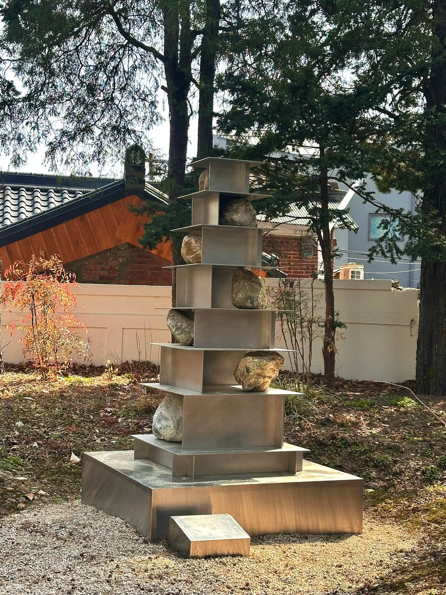 𝑙𝑢𝑛𝑎 tweet media